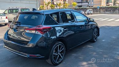 Toyota Auris 1.8 Hybrid