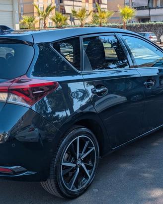 Toyota Auris 1.8 Hybrid