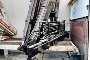 Autogru effer 12000/3