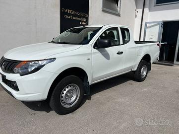 Mitsubishi L200 L200 cl.cab 2.4d Inform 4wd 154cv