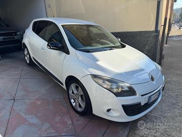 RENAULT Megane Mégane 1.5 dCi 110CV EDC Attracti
