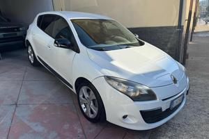 RENAULT Megane Mégane 1.5 dCi 110CV EDC Attracti