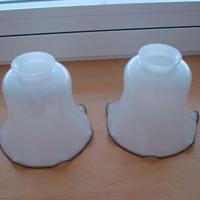 coppia di paralumi a fiore in vetro