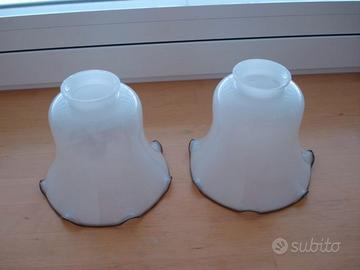 coppia di paralumi a fiore in vetro