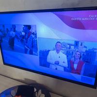 TV 43" Telefunken
