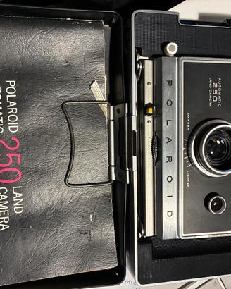 Polaroid Automatic 250