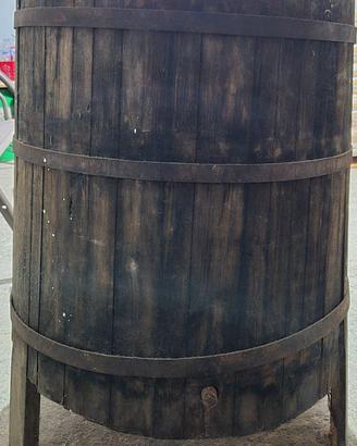 Tino in legno per vino