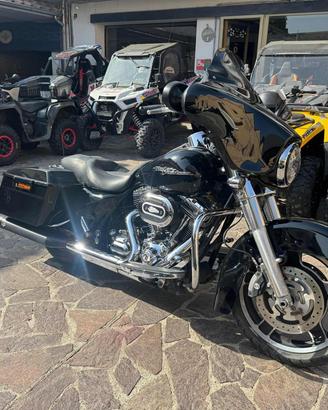 HARLEY-DAVIDSON FLHX Street Glide 103