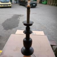 Lampada da tavolo tornito in legno 
