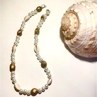 Collana estiva conchiglie e perle bianche
