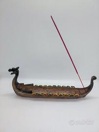 Nave Vichinga Porta Incenso Un'atmosfera di Forza