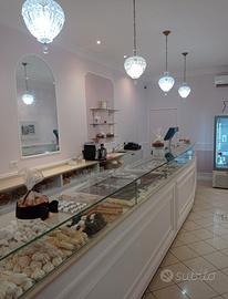 Negozio rivendita di alimentari e pasticceria