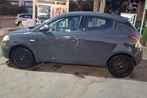 Lancia ypsilon 1.2 benzina del 2015