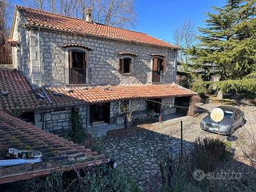 Ampia villa a Sepino 159000