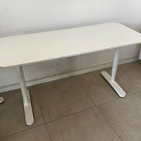 Scrivania Ikea Bekant 140x60