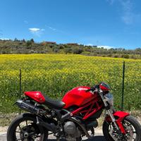DUCATI MONSTER 796