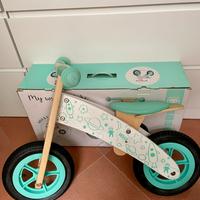 Balance bike in legno Eureka kids.