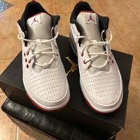 Nike Jordan  Max Aura 5