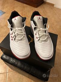 Nike Jordan  Max Aura 5