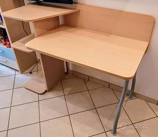 Scrivania d'arredo per cameretta o ufficio