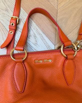 Borsa miu miu tote pelle martellata arancione