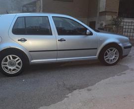 VOLKSWAGEN Golf 4ª serie - 2001