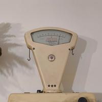 Bilancia meccanica vintage da banco