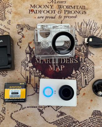 Action Camera YI + batterie e accessori