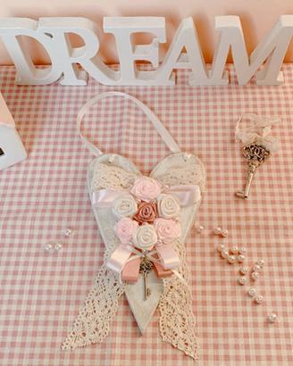 Cuore decorativo shabby chic rosa e panna