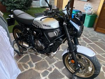 YAMAHA XSR700 LEGACY SPEEDBLOCK silver