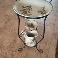 porta vaso in ferro battuto  con vasi in ceramica
