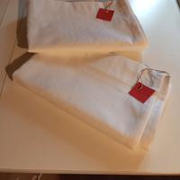 coppia tendine bianche in cotone per finestre 