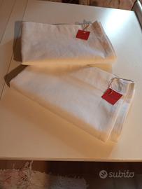 coppia tendine bianche in cotone per finestre 