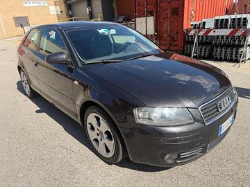AUDI A3 2.0 16V TDI Ambition senza nessun lavoro