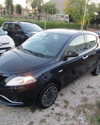 Lancia Ypsilon 1.2 5 porte Gold GPL originale