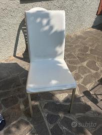 sedie bianche