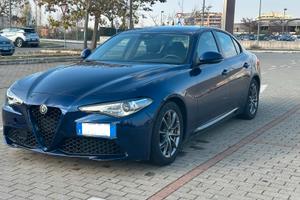 Alfa Romeo Giulia 2018 160 CV