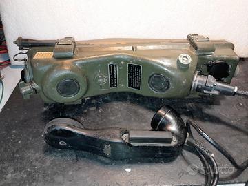 radio militare PRC 6/6 con microtelefono e antenna