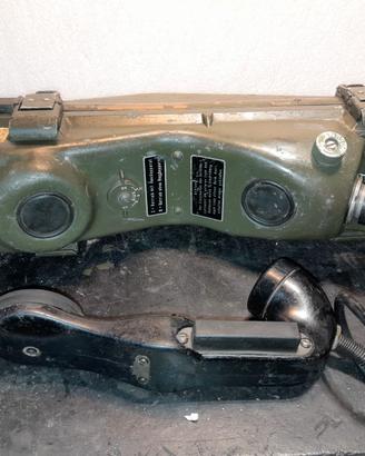radio militare PRC 6/6 con microtelefono e antenna