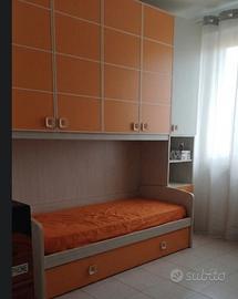 cameretta completa di scrivania