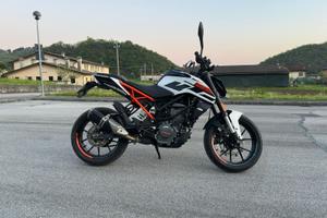 KTM duke 125