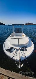 Barca Mako 23 i/o Cuddy Cabin Yamaha 200 CV XL