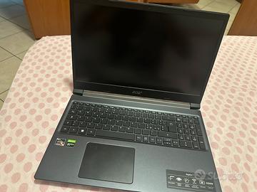 Portatile Acer Aspire 7 con scheda grafica GEFORCE