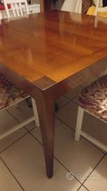 Tavolo da sala stile antico