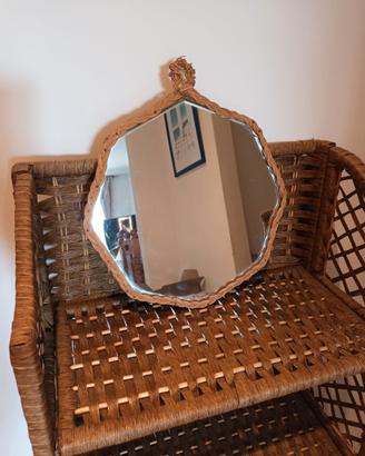 Piccolo specchio rustico e vintage.