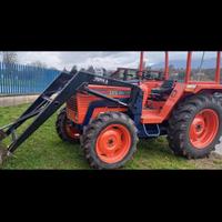 Trattore agricolo