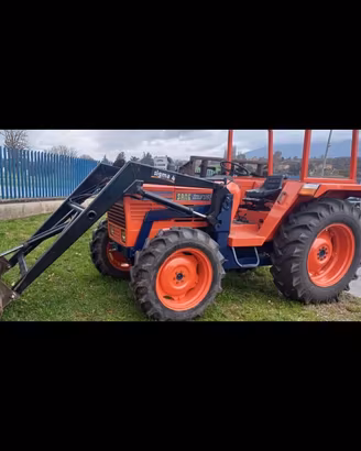 Trattore agricolo
