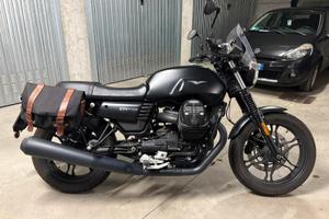 Moto Guzzi V7 III Stone (2018 - 7.965 km)