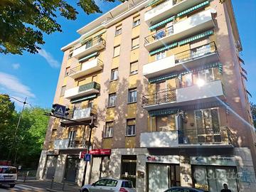 Luminoso appartamento in posizione comoda al centr