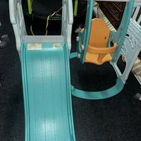 Scivolo e altalena bimbi